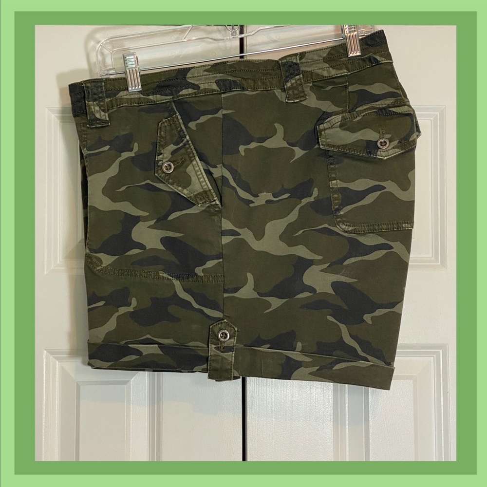 Torrid Women’s Army Print Shorts Size 22
